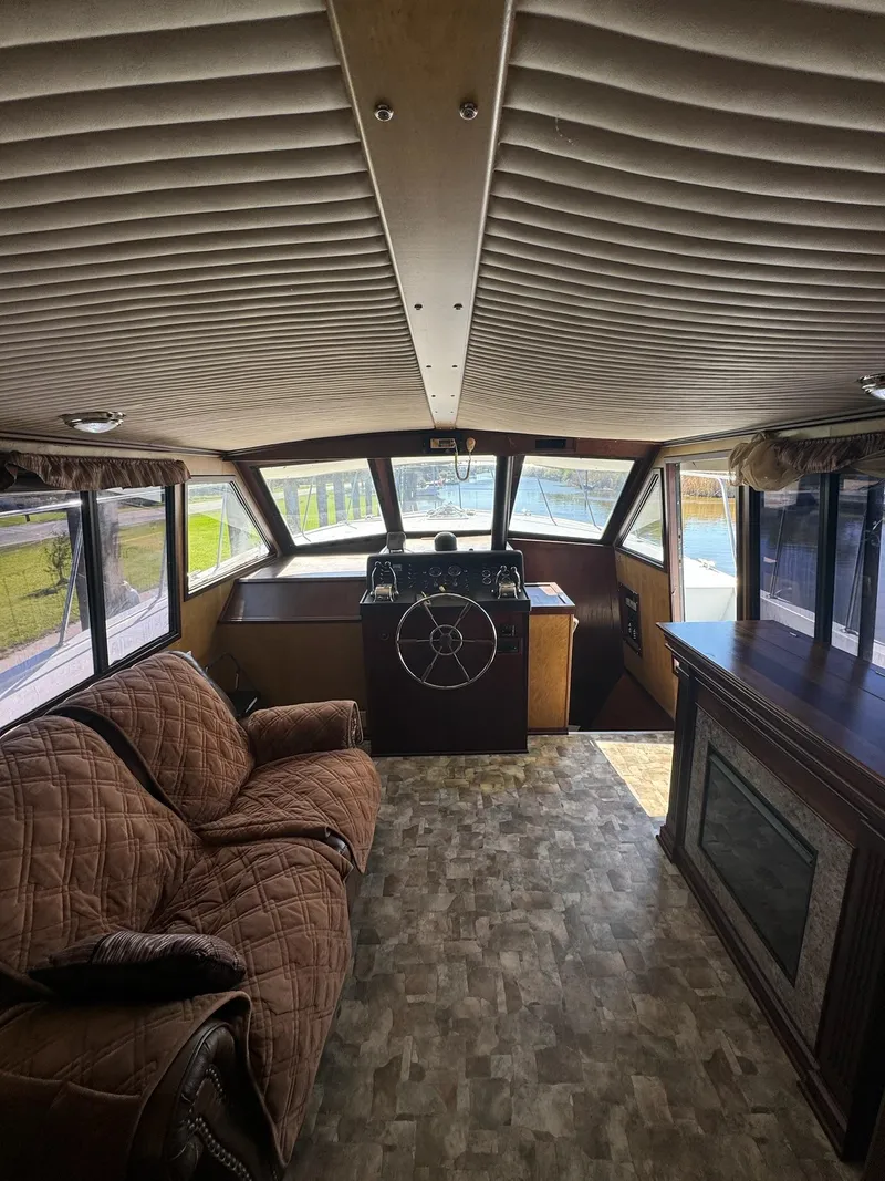 Slide: The Image of Blue Water Motor Yacht 1982 - 9