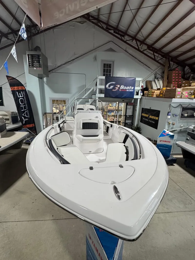 Slide: The Image of Tidewater 198 CC Adventure 2025 - 3