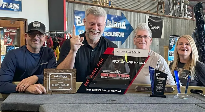 Slide: The Image of Skeeter SX221 2025 - 20