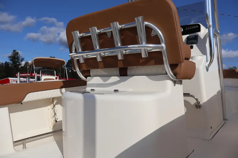 Slide: The Image of Pioneer 202 Sportfish 2025 - 5