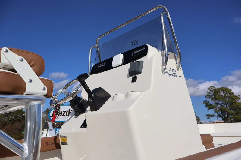 Slide: The Image of Pioneer 220 Bay Sport 2025 - 12