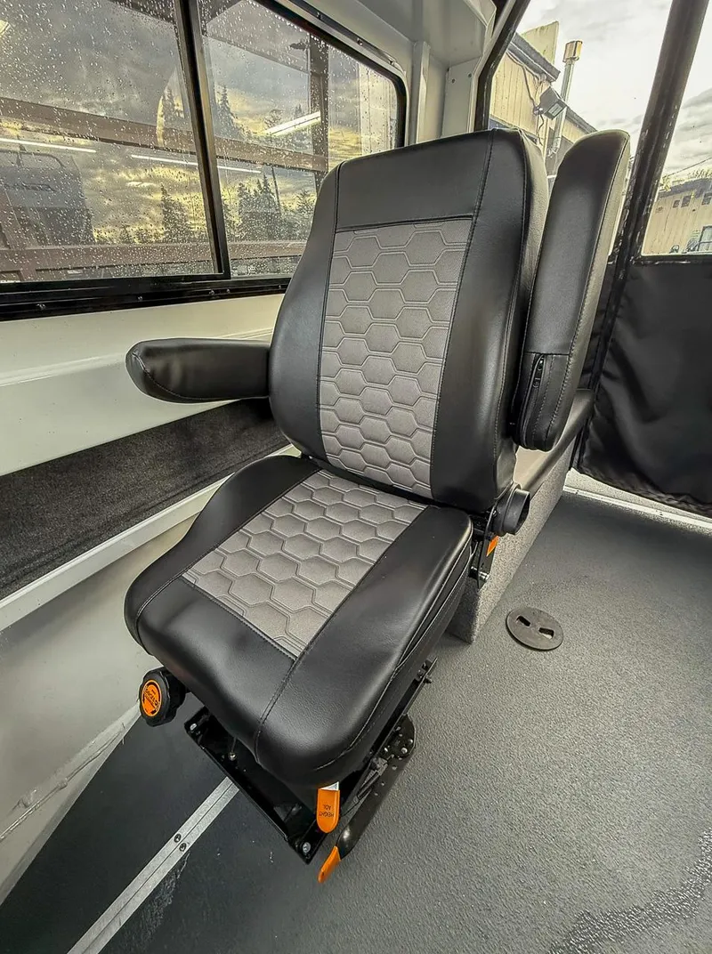 Slide: The Image of North River 23' Seahawk 2025 - 8