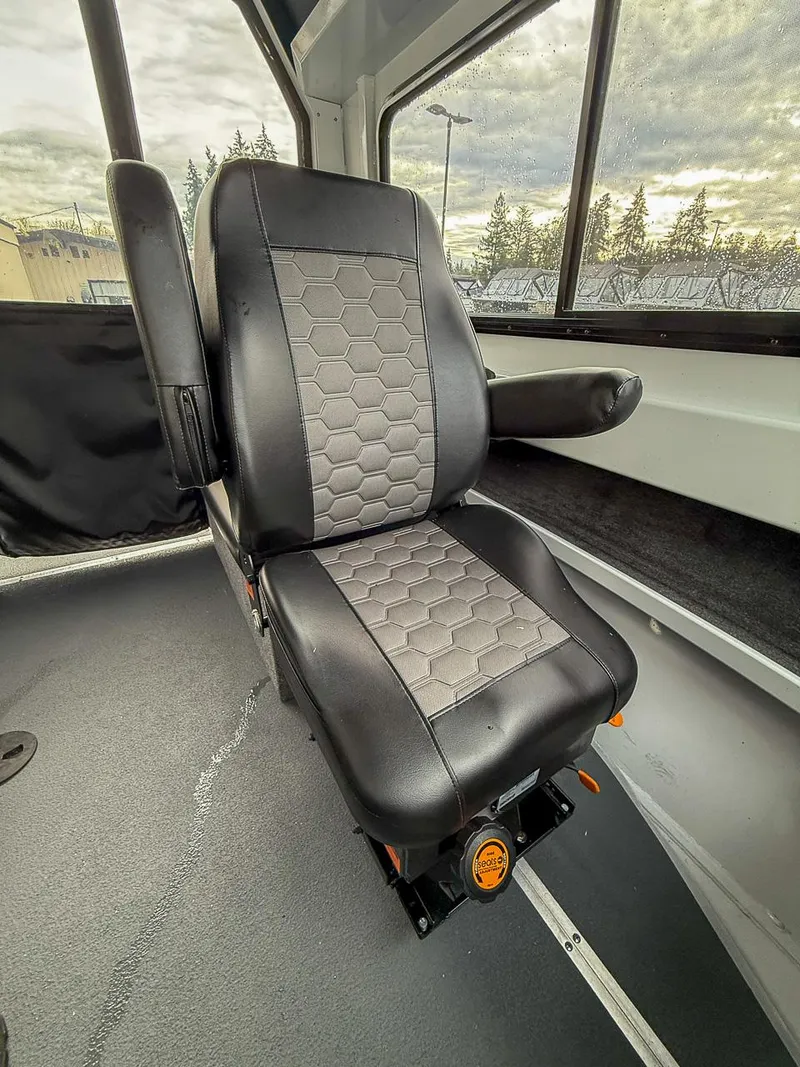 Slide: The Image of North River 23' Seahawk 2025 - 9