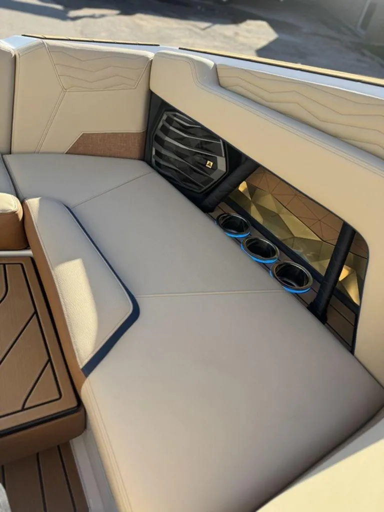 Slide: The Image of Nautique Super Air Nautique G23 2025 - 12