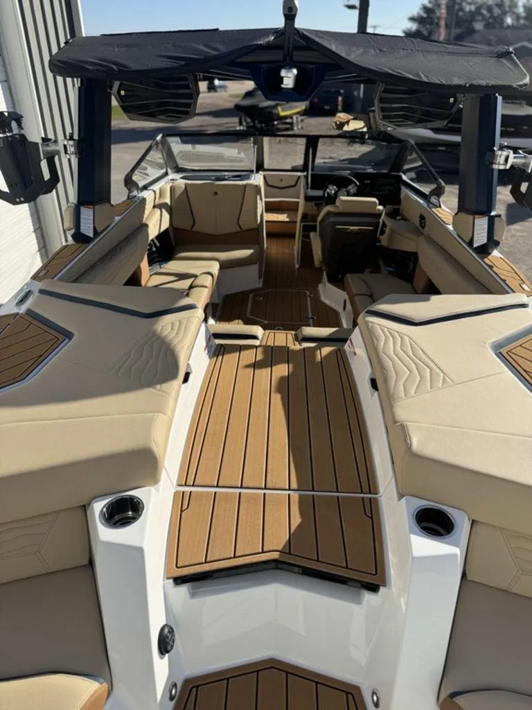 Slide: The Image of Nautique Super Air Nautique G23 2025 - 13