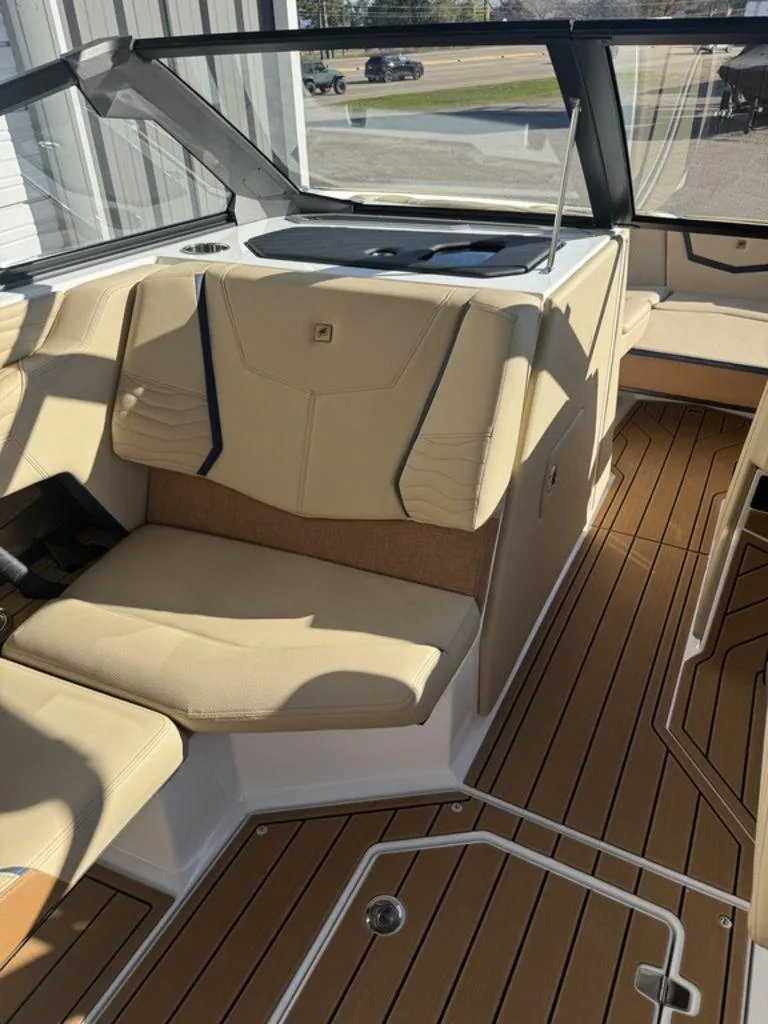 Slide: The Image of Nautique Super Air Nautique G23 2025 - 15