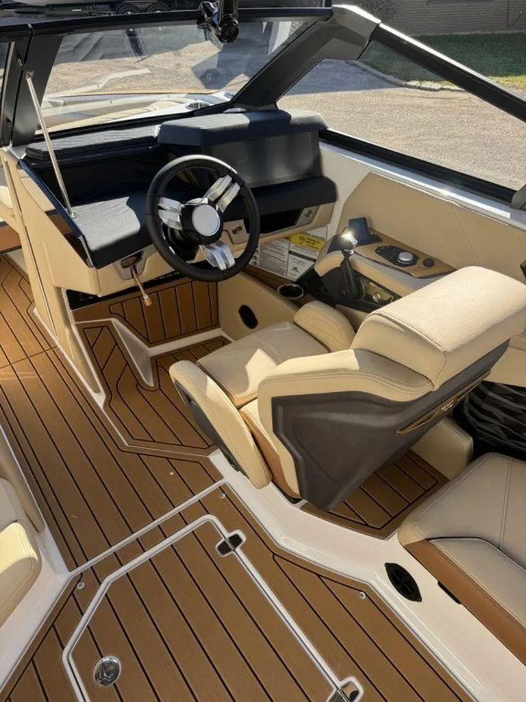 Slide: The Image of Nautique Super Air Nautique G23 2025 - 16