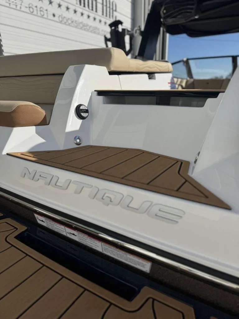Slide: The Image of Nautique Super Air Nautique G23 2025 - 18