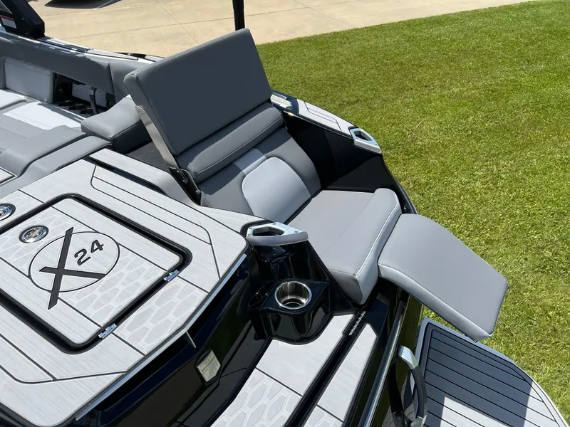 Slide: The Image of MasterCraft X24 2025 - 19