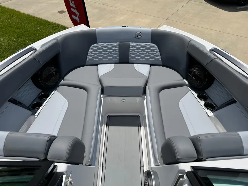 Slide: The Image of MasterCraft X24 2025 - 20