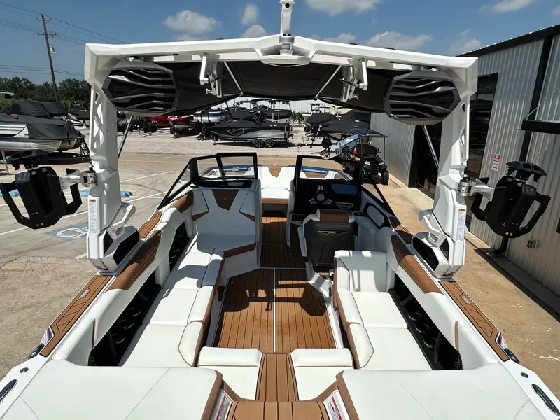 Slide: The Image of Correct Craft Super Air Nautique S23 2025 - 14
