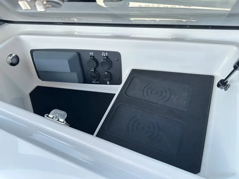 Slide: The Image of Correct Craft Super Air Nautique S23 2025 - 29