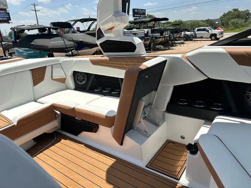 Slide: The Image of Correct Craft Super Air Nautique S23 2025 - 32