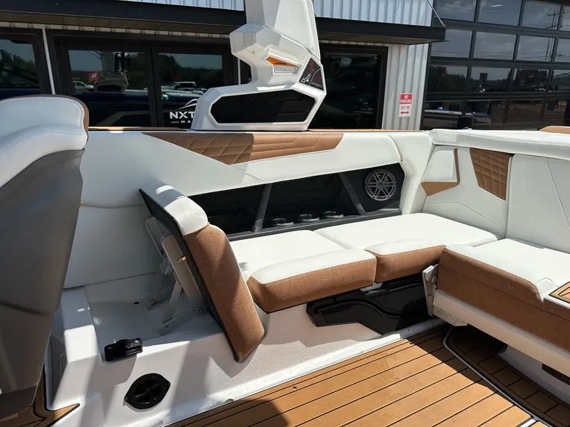 Slide: The Image of Correct Craft Super Air Nautique S23 2025 - 36