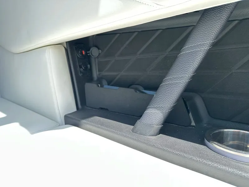 Slide: The Image of Correct Craft Super Air Nautique S23 2025 - 38