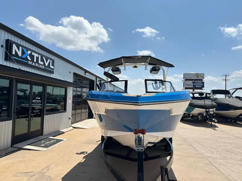 Slide: The Image of Correct Craft Super Air Nautique S23 2025 - 9