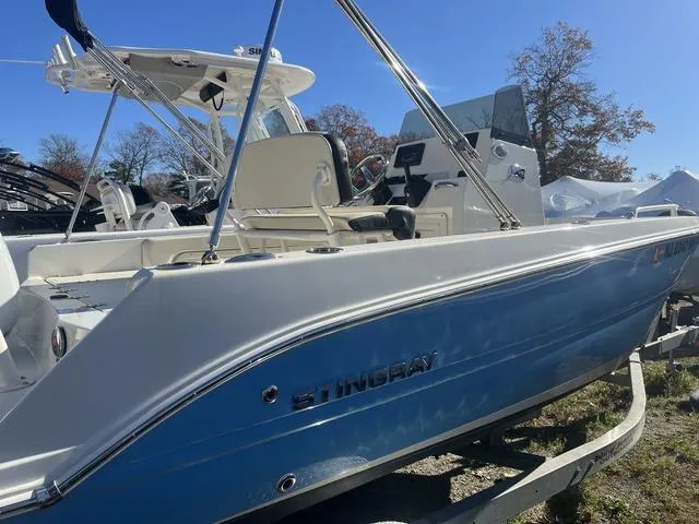 Slide: The Image of Stingray 173 CC 2024 - 3