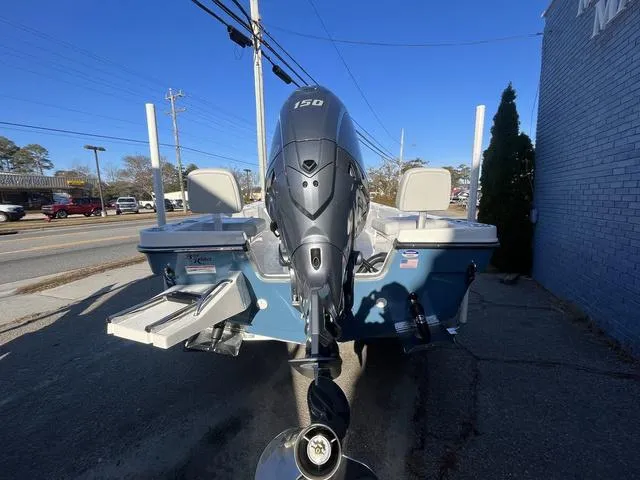 Slide: The Image of Bay Rider 219 Bay 2025 - 5