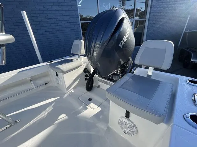 Slide: The Image of Bay Rider 219 Bay 2025 - 9