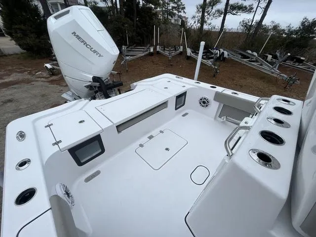 Slide: The Image of Sportsman Masters 267OE Bay Boat 2025 - 12