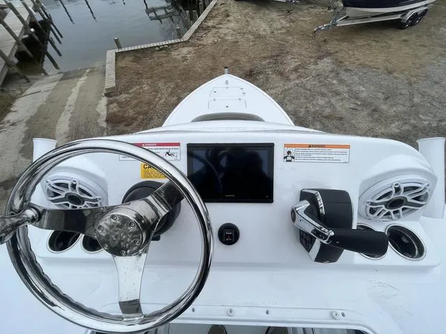 Slide: The Image of Sportsman Masters 267OE Bay Boat 2025 - 14