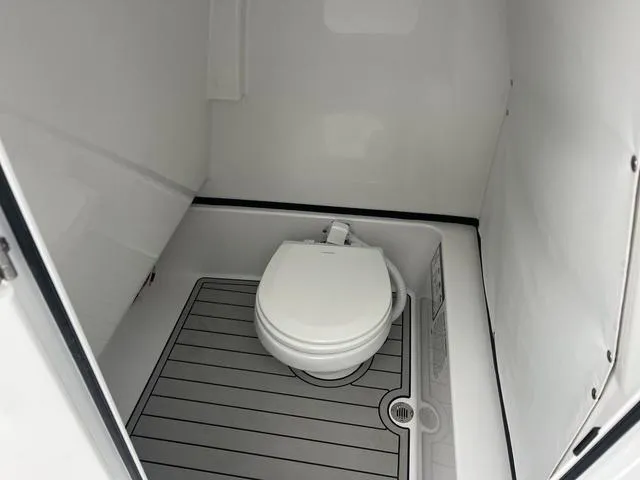 Slide: The Image of Sportsman Masters 267OE Bay Boat 2025 - 17