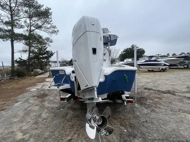 Slide: The Image of Sportsman Masters 267OE Bay Boat 2025 - 5