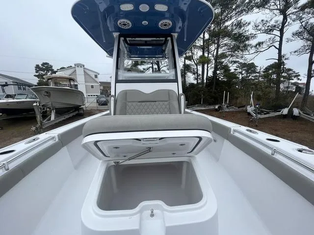 Slide: The Image of Sportsman Masters 267OE Bay Boat 2025 - 8