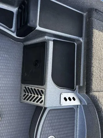 Slide: The Image of Caymas CX 21 2022 - 25