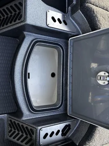 Slide: The Image of Caymas CX 21 2022 - 26