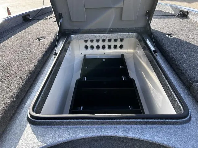 Slide: The Image of Caymas CX 21 2022 - 27