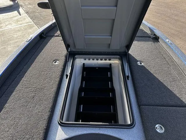 Slide: The Image of Caymas CX 21 2022 - 28