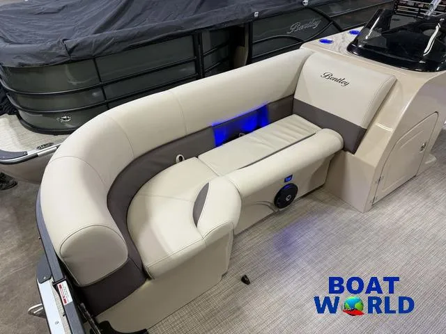 Slide: The Image of Bentley Pontoons Legacy 220 Swingback & Honda 4-Stroke EFI 2026 - 10