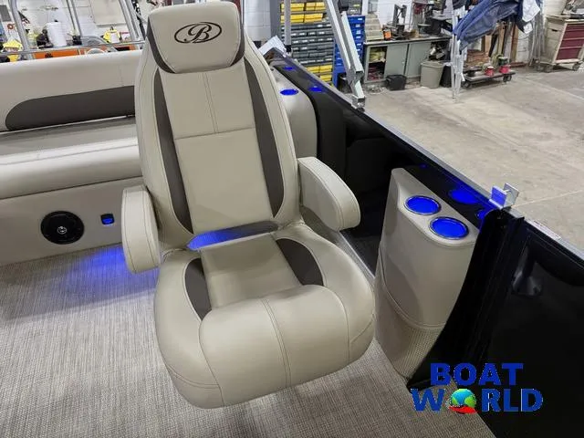 Slide: The Image of Bentley Pontoons Legacy 220 Swingback & Honda 4-Stroke EFI 2026 - 12