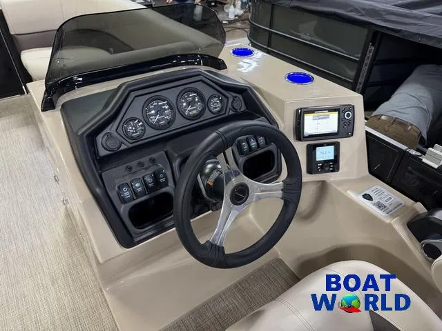 Slide: The Image of Bentley Pontoons Legacy 220 Swingback & Honda 4-Stroke EFI 2026 - 15