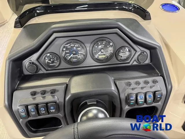 Slide: The Image of Bentley Pontoons Legacy 220 Swingback & Honda 4-Stroke EFI 2026 - 16