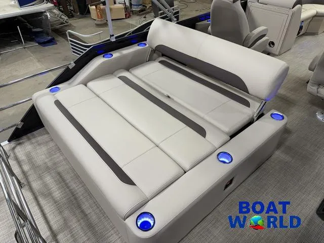 Slide: The Image of Bentley Pontoons Legacy 220 Swingback & Honda 4-Stroke EFI 2026 - 20