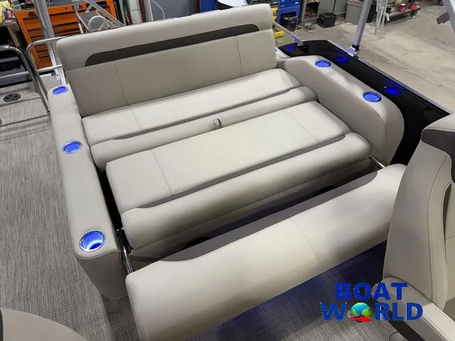 Slide: The Image of Bentley Pontoons Legacy 220 Swingback & Honda 4-Stroke EFI 2026 - 23