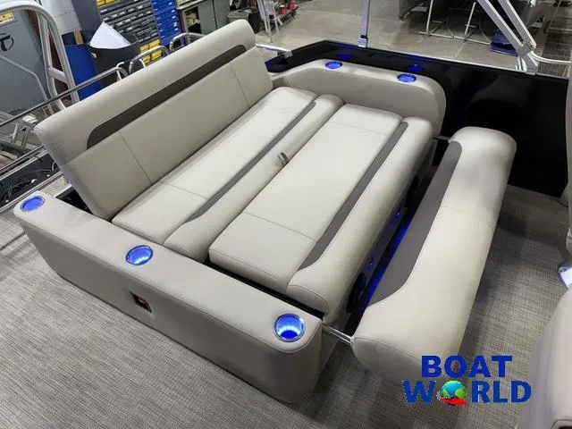 Slide: The Image of Bentley Pontoons Legacy 220 Swingback & Honda 4-Stroke EFI 2026 - 24