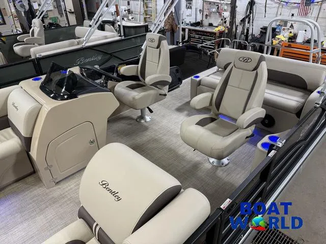 Slide: The Image of Bentley Pontoons Legacy 220 Swingback & Honda 4-Stroke EFI 2026 - 4