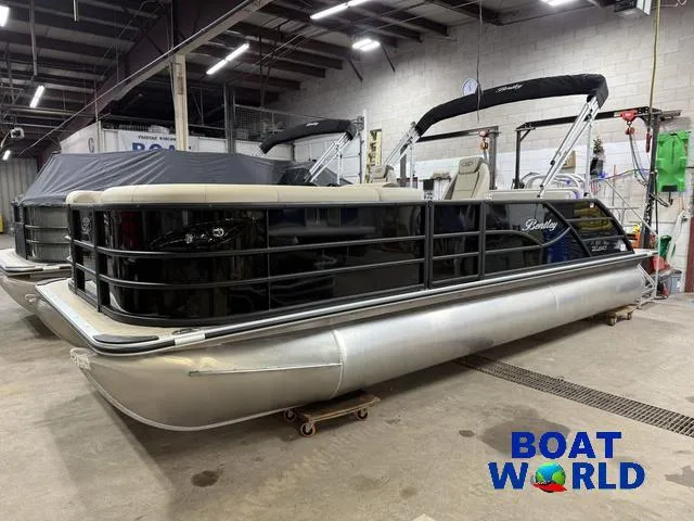 Slide: The Image of Bentley Pontoons Legacy 220 Swingback & Honda 4-Stroke EFI 2026 - 41