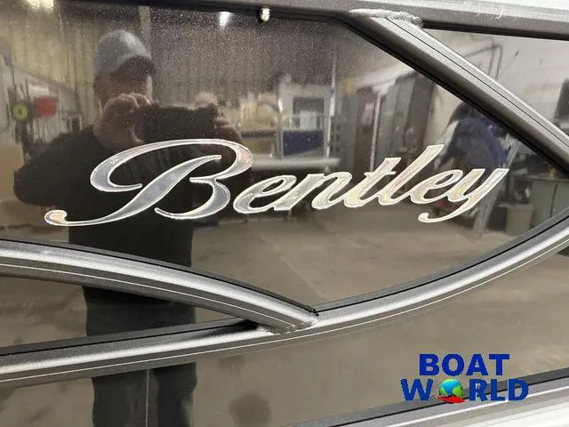 Slide: The Image of Bentley Pontoons Legacy 220 Swingback & Honda 4-Stroke EFI 2026 - 42