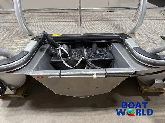 Slide: The Image of Bentley Pontoons Legacy 220 Swingback & Honda 4-Stroke EFI 2026 - 45