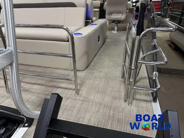 Slide: The Image of Bentley Pontoons Legacy 220 Swingback & Honda 4-Stroke EFI 2026 - 49