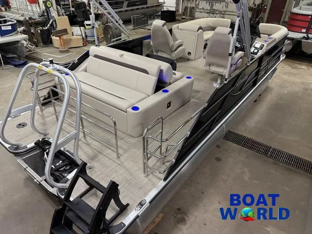 Slide: The Image of Bentley Pontoons Legacy 220 Swingback & Honda 4-Stroke EFI 2026 - 50