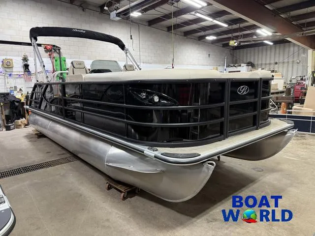 Slide: The Image of Bentley Pontoons Legacy 220 Swingback & Honda 4-Stroke EFI 2026 - 51