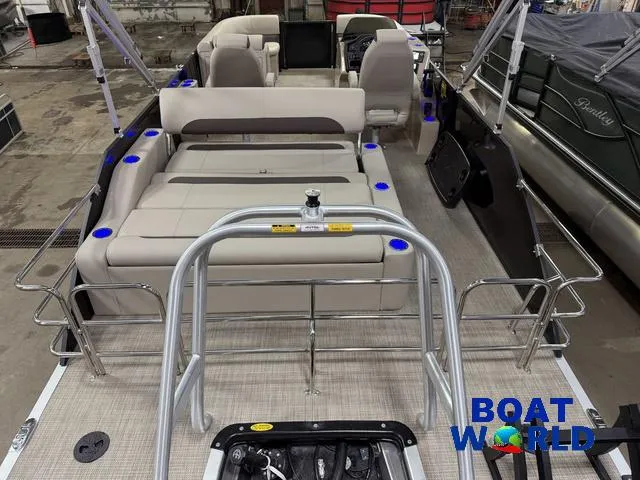 Slide: The Image of Bentley Pontoons Legacy 220 Swingback & Honda 4-Stroke EFI 2026 - 8