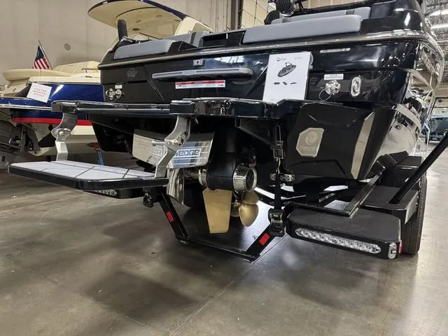 Slide: The Image of Malibu Wakesetter 23 LSV 2025 - 3