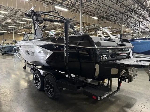 Slide: The Image of Malibu Wakesetter 23 LSV 2025 - 4