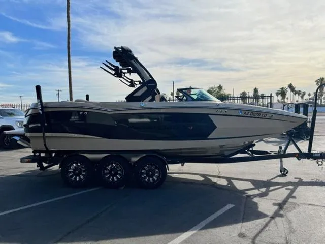 Slide: The Image of MasterCraft XStar S 2022 - 5